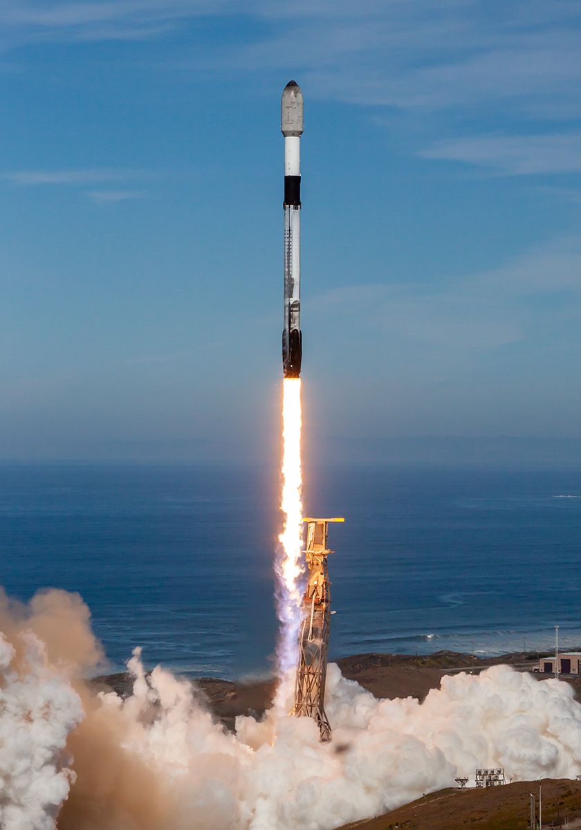 Falcon 9 lifting off from Space Launch Complex 4E in California. ©SpaceX