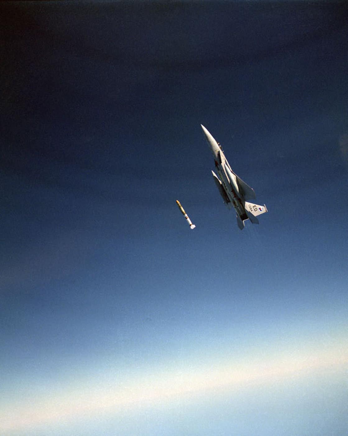 Maj. Wilbert ‘Doug’ Pearson fires an anti-satellite missile launched from a highly modified F-15A over the Pacific Missile Test Range off the coast of California, September 13, 1985. ©United States Air Force