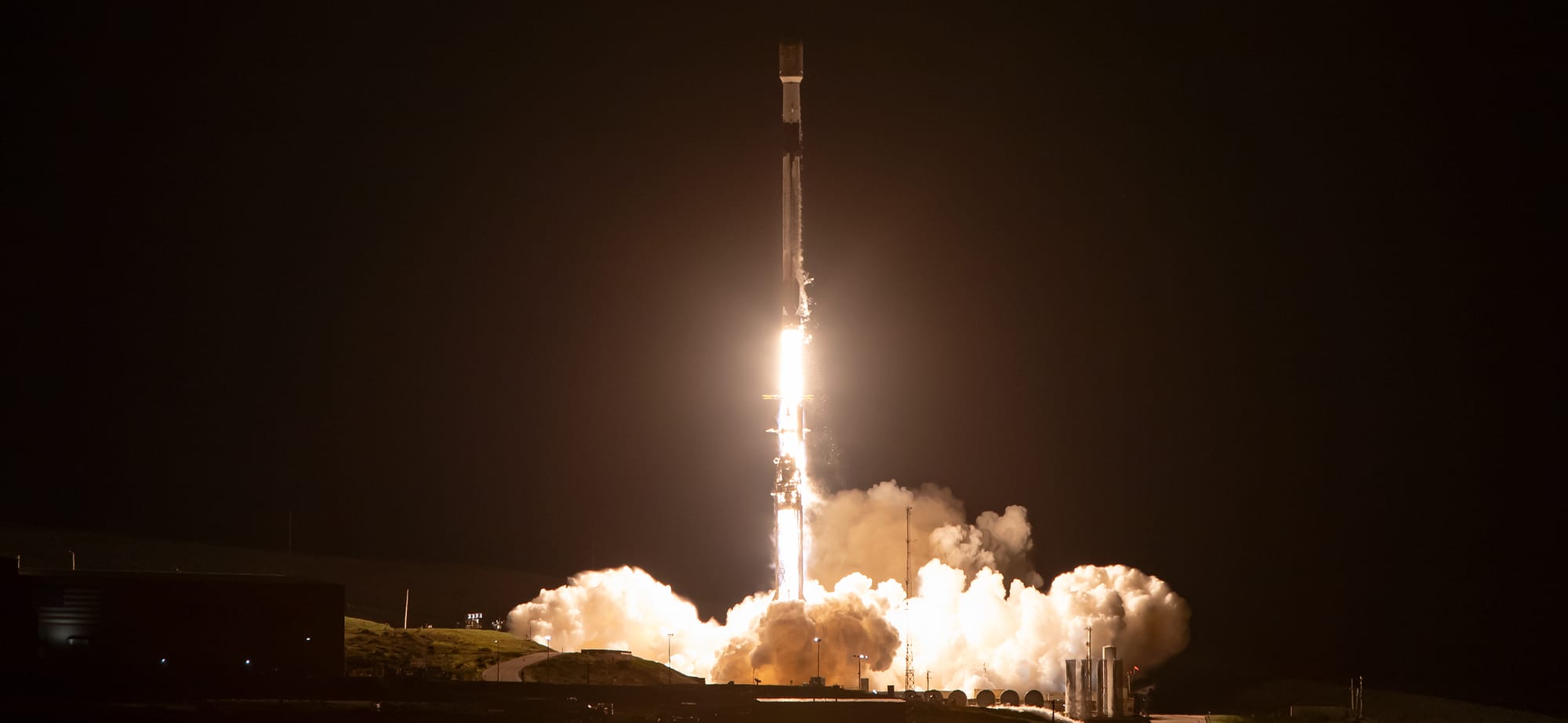 Falcon 9 lifting off from Space Launch Complex 4E. ©SpaceX