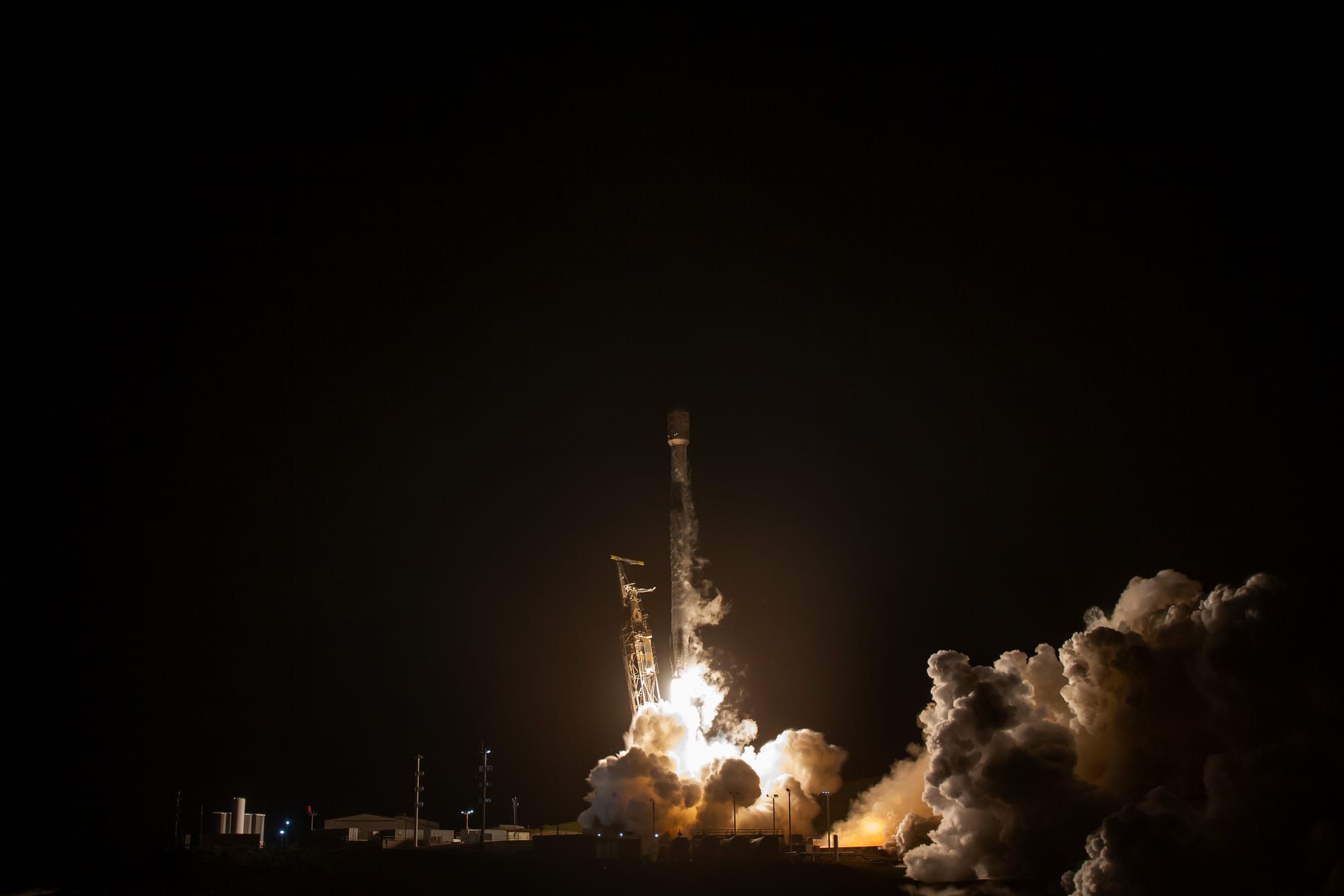 Falcon 9 lifting off from Space Launch Complex 4E. ©SpaceX