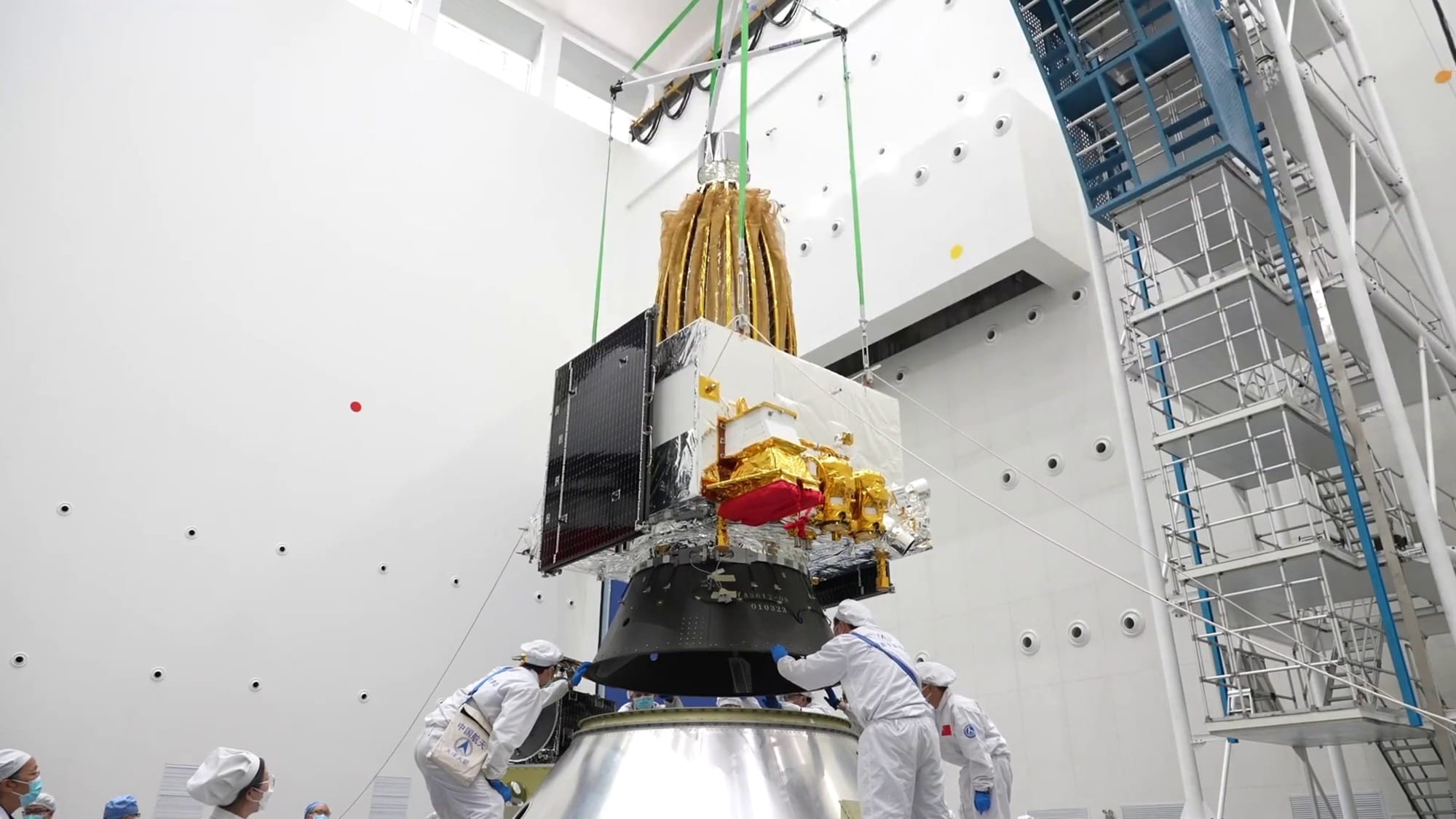 Queqiao-2 during integration to the payload adapter of the Long March 8 Y3 vehicle.