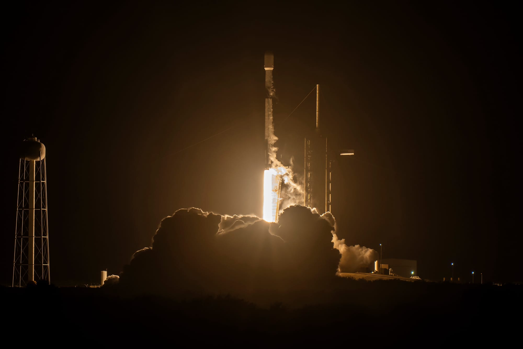 Falcon 9 lifting off from Launch Complex 39A for Galileo L12. ©SpaceX