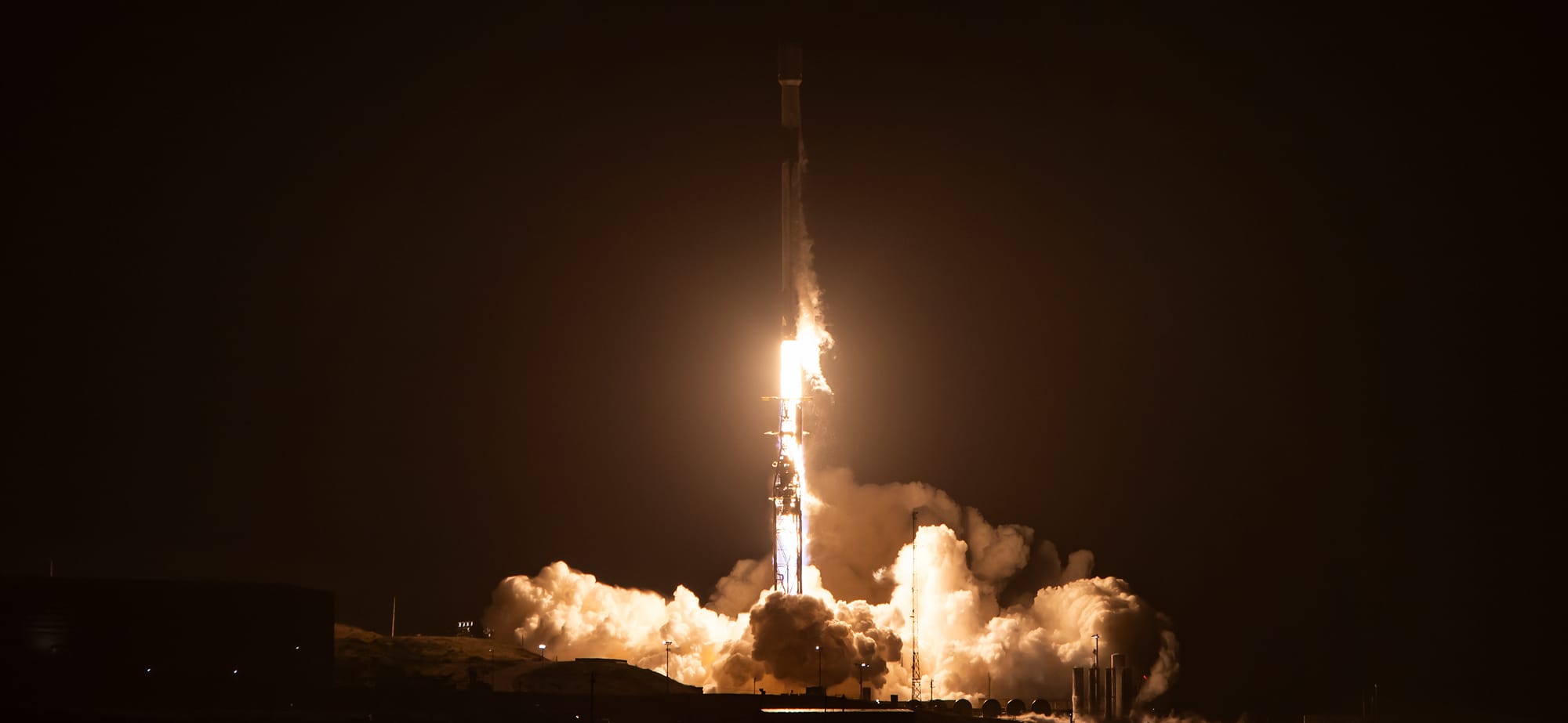 Falcon 9 lifting off from Space Launch Complex 4E for Starlink Group 8-2. ©SpaceX