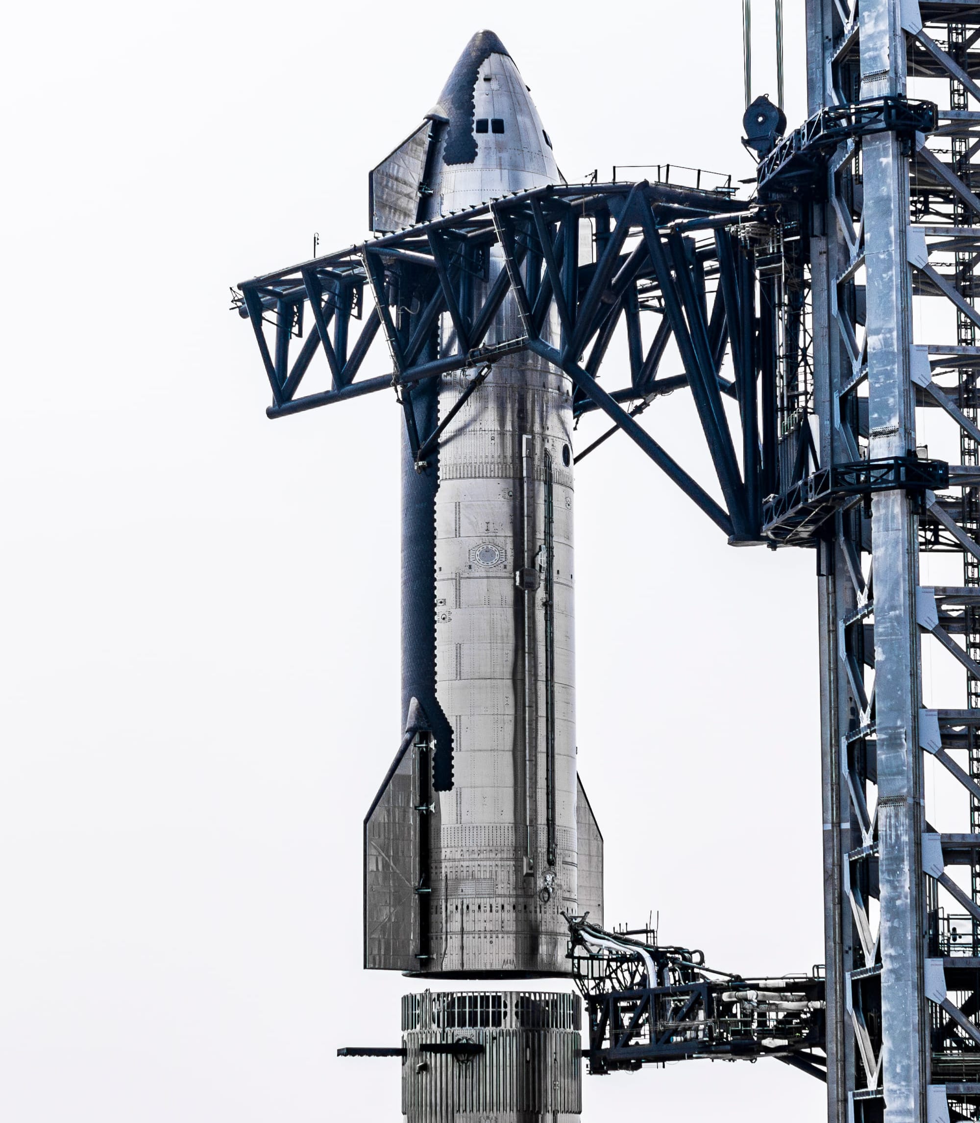 Ship 29 being stacked atop of Booster 11. ©SpaceX