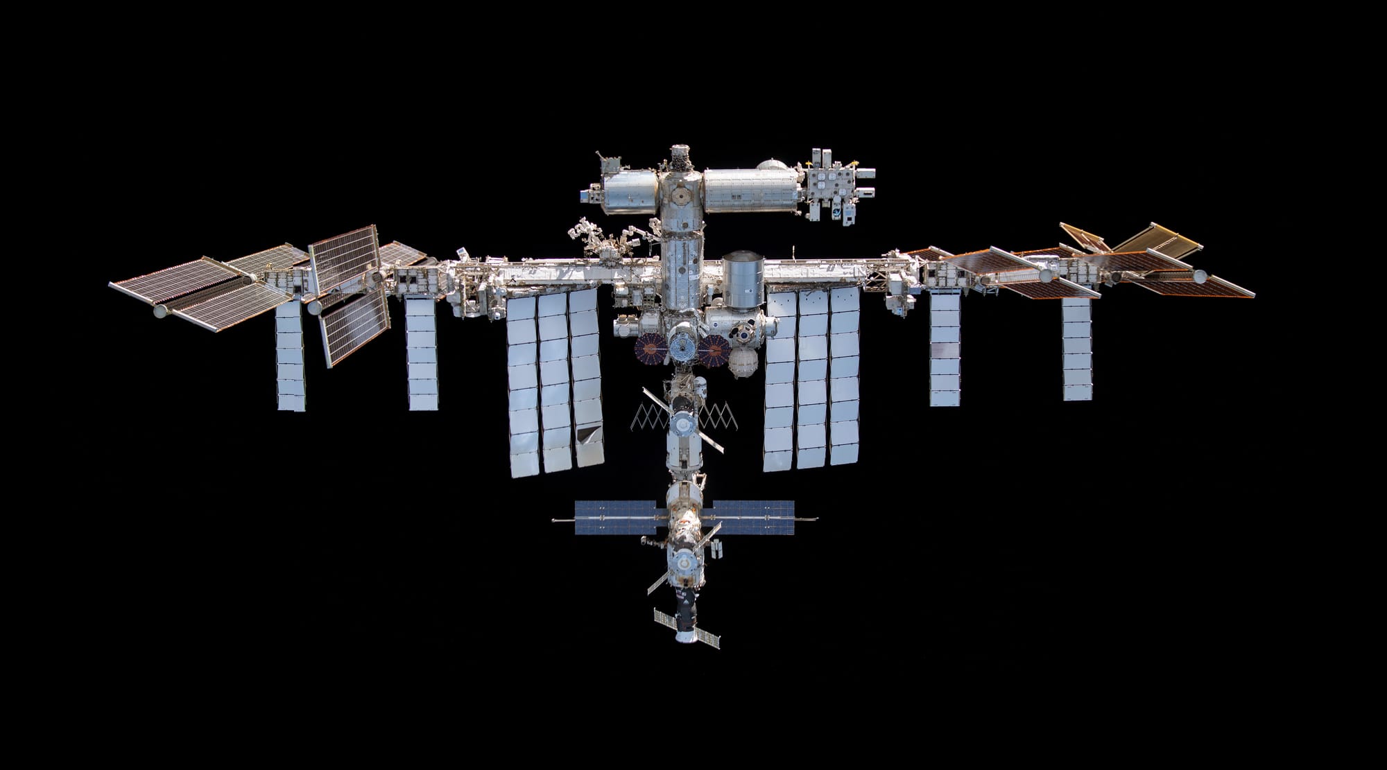 The International Space Station in November of 2021. ©NASA