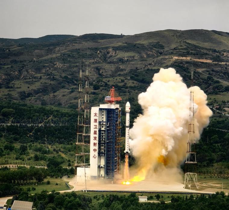 The Long March 4B Y58 vehicle lifting off from the Taiyuan Satellite Launch Center with Gaofen 11-05.