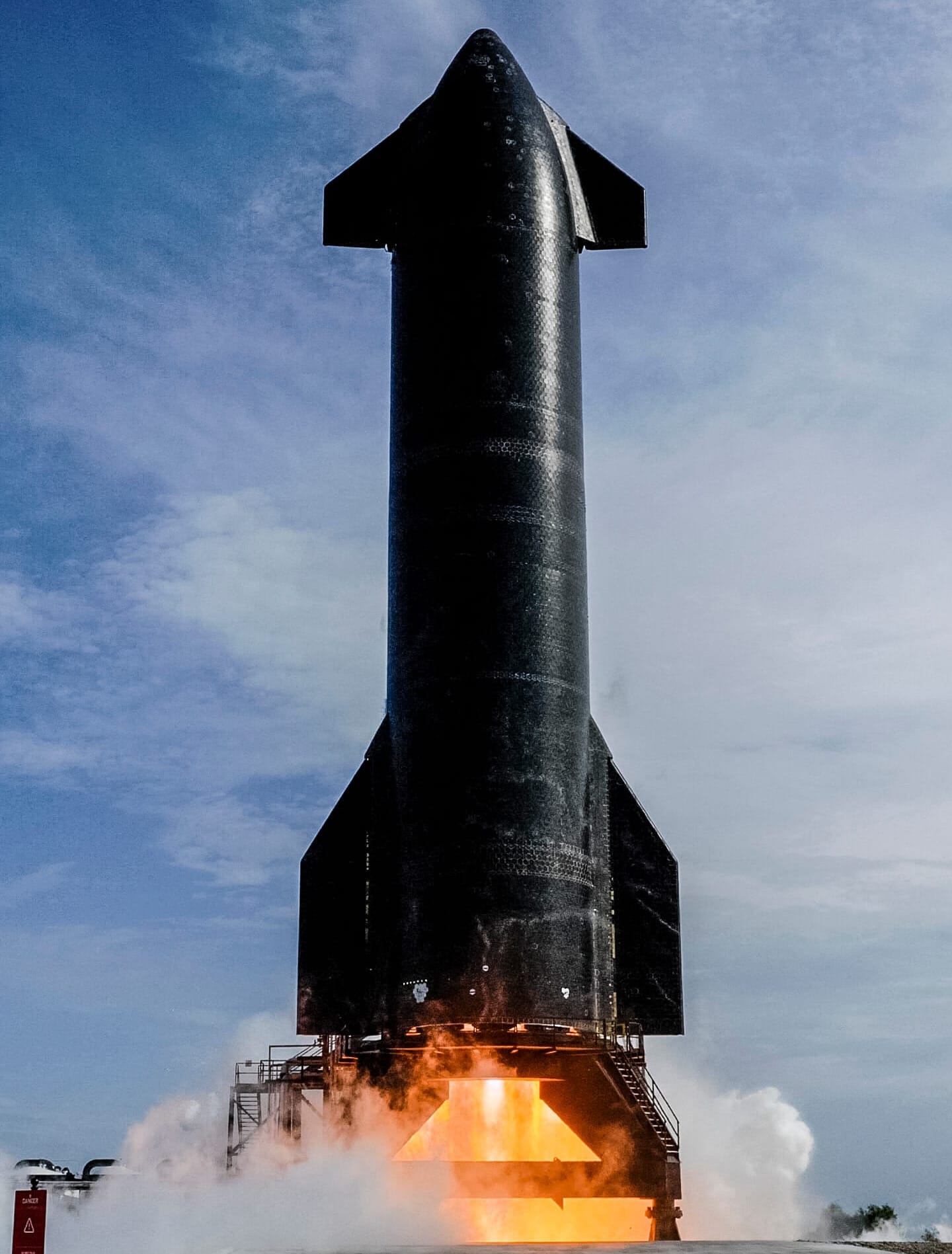 Ship 30 performing a static fire at Massey's. ©SpaceX