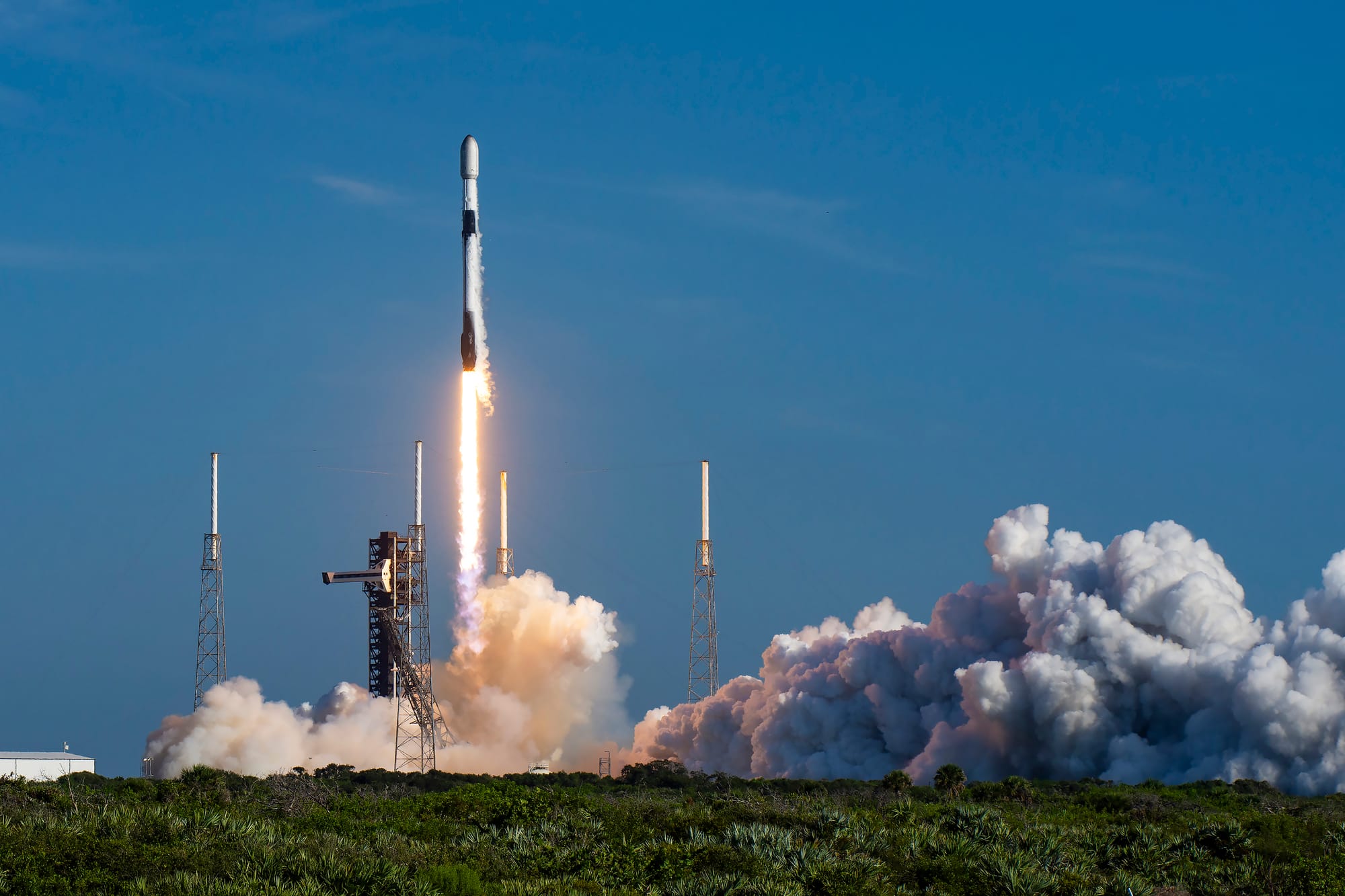 Falcon 9 lifting off from Space Launch Complex 40 for the Starlink Group 8-3 mission. ©SpaceX