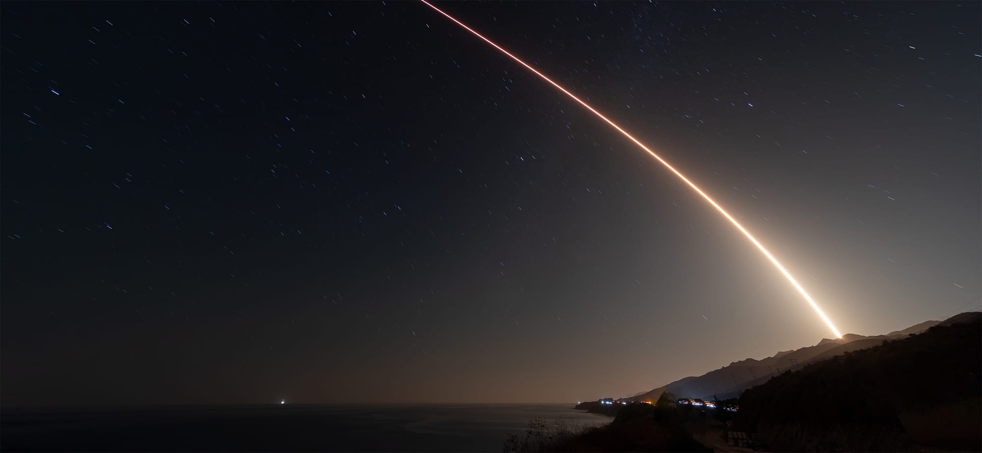 A long exposure photo of Falcon 9 during ascent for the Starlink Group 9-5 mission. ©SpaceX