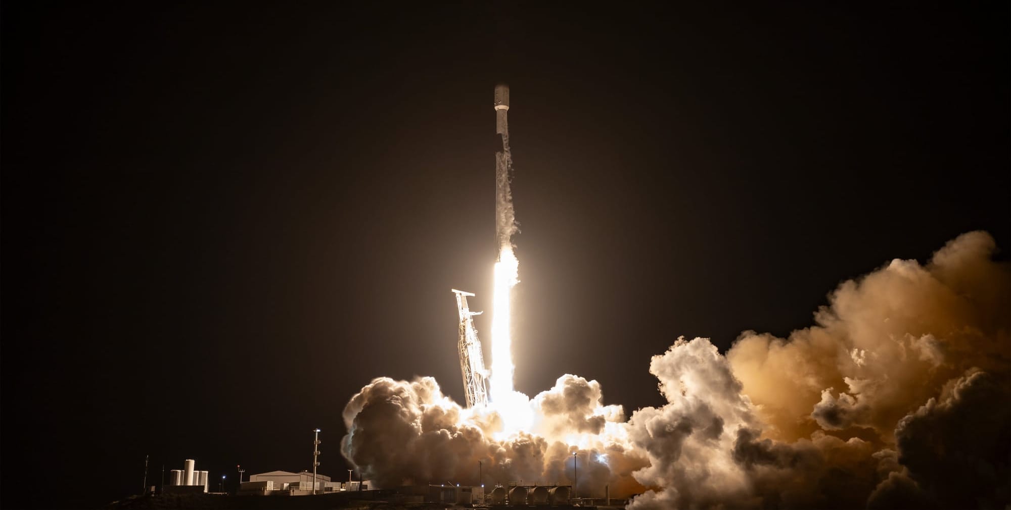 Falcon 9 lifting off from Space Launch Complex 4E for the NROL-113 mission. ©SpaceX