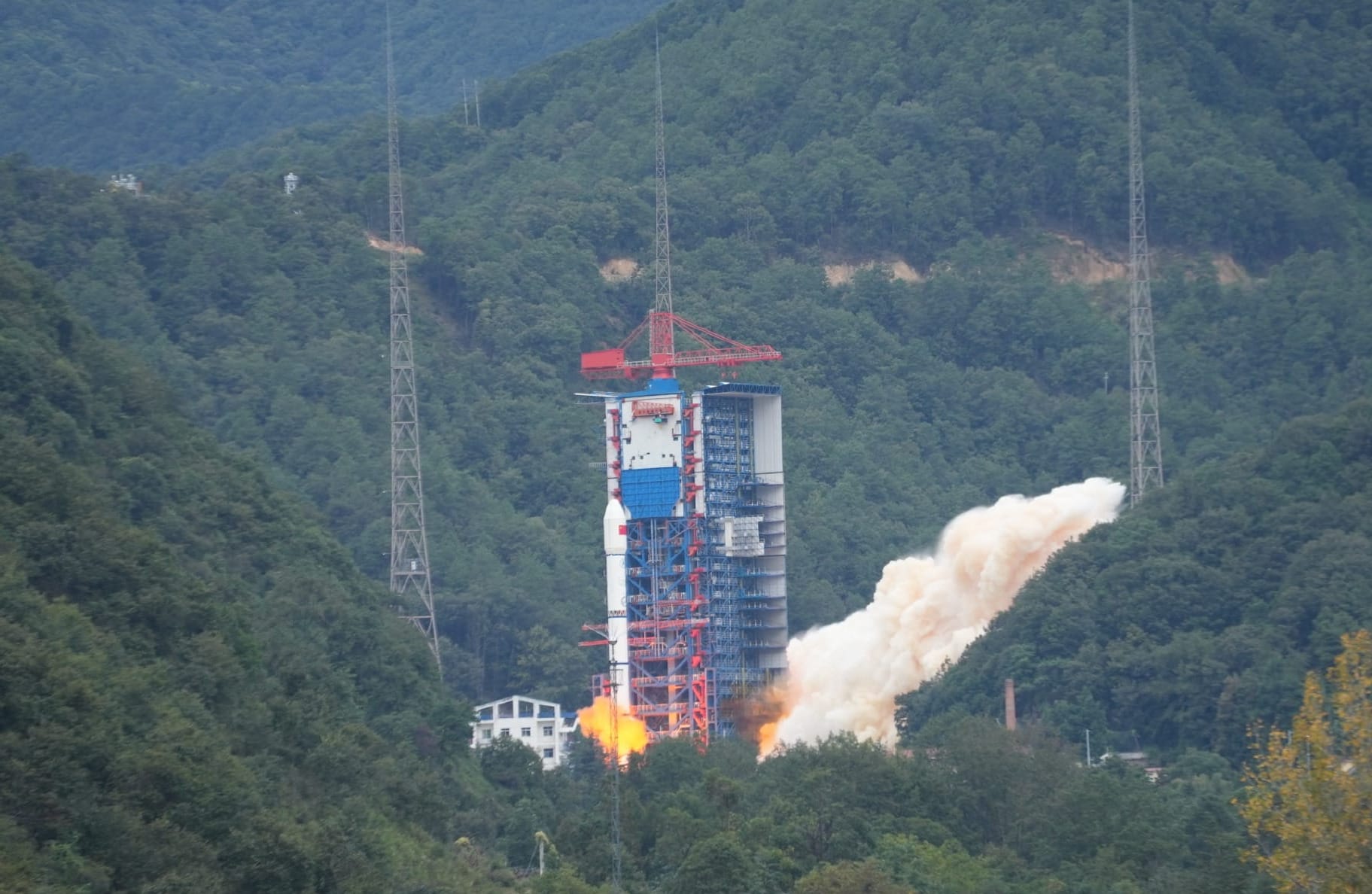 The Long March 2C Y87 vehicle lifting off from the Xichang Satellite Launch Center.