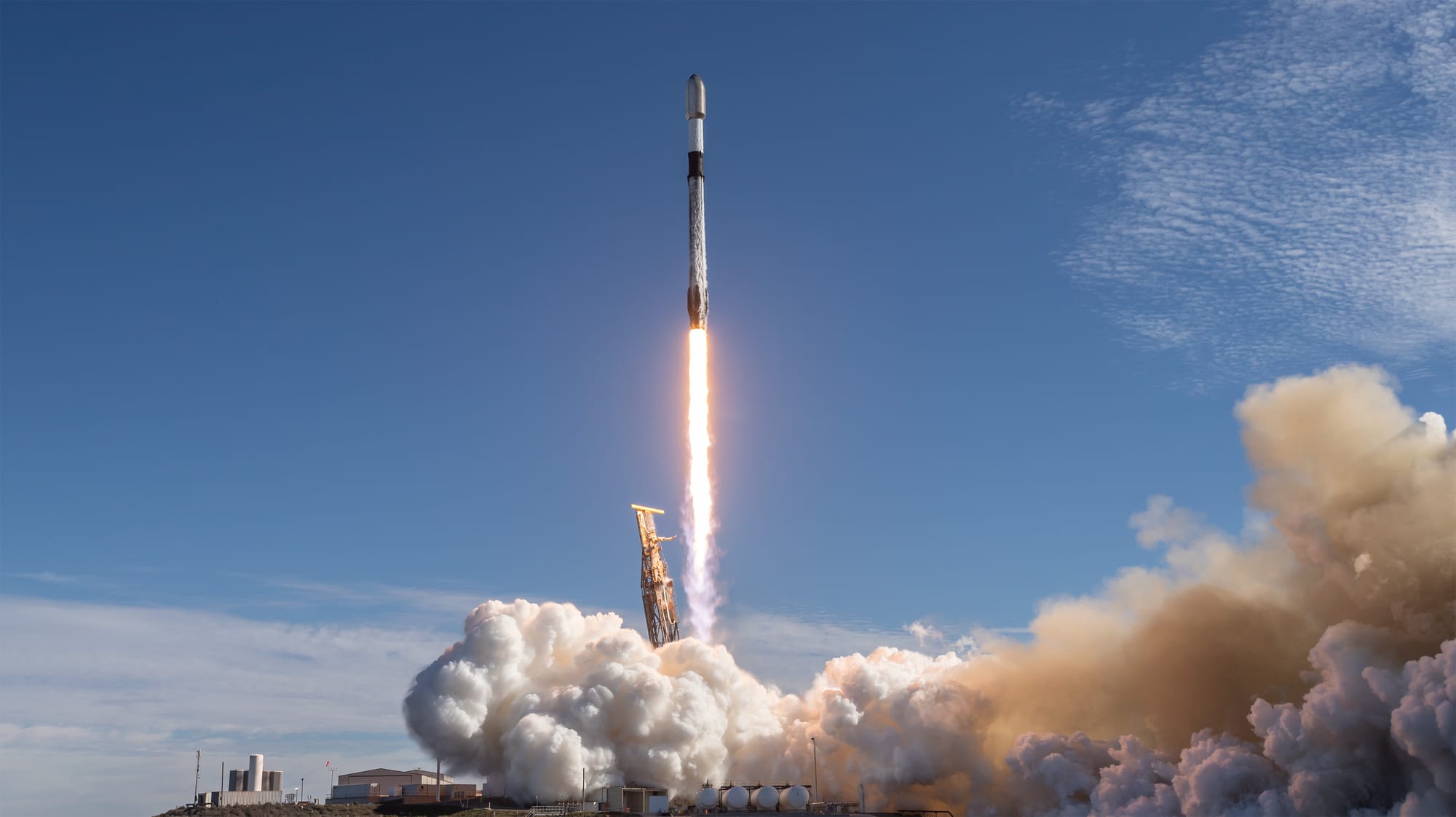 Falcon 9 lifting off from Space Launch Complex 4e for the NROL-167 mission. ©SpaceX