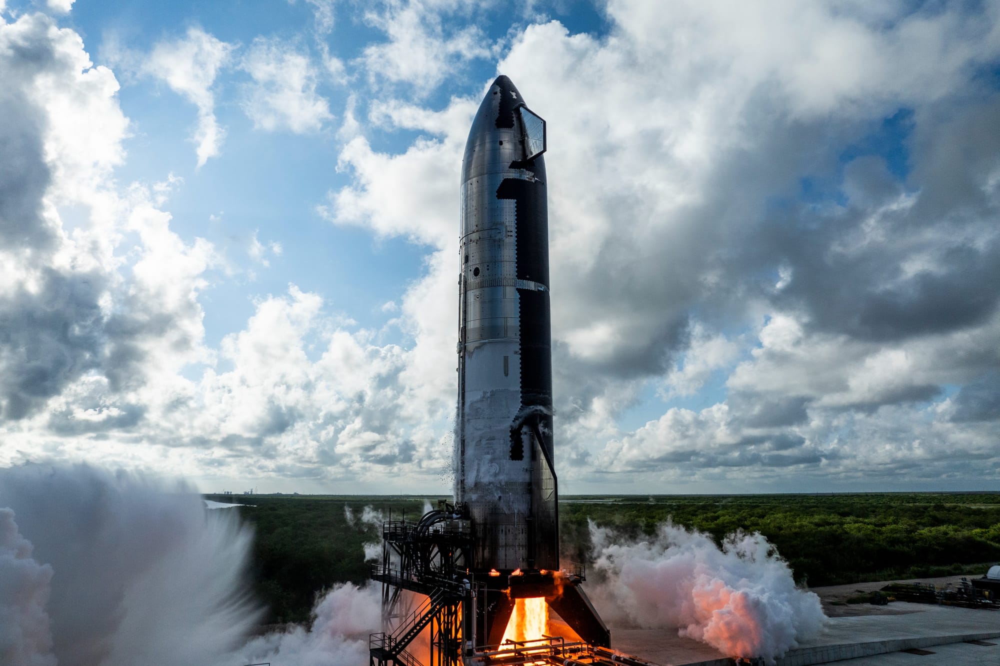 Ship 31 during a six-engine static fire test in late September. ©SpaceX