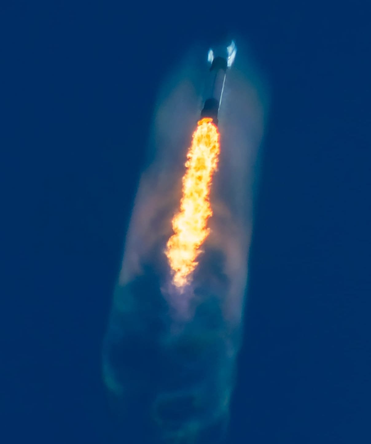 Falcon 9 during first-stage flight for the Starlink Group 6-68 mission. ©SpaceX