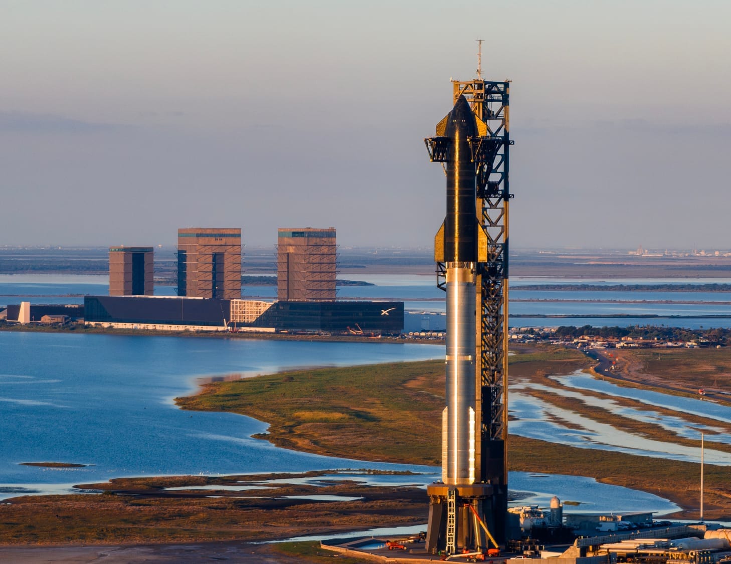 Ship 31 and Booster 13 on the Orbital Launch Mount ahead of flight six. ©SpaceX