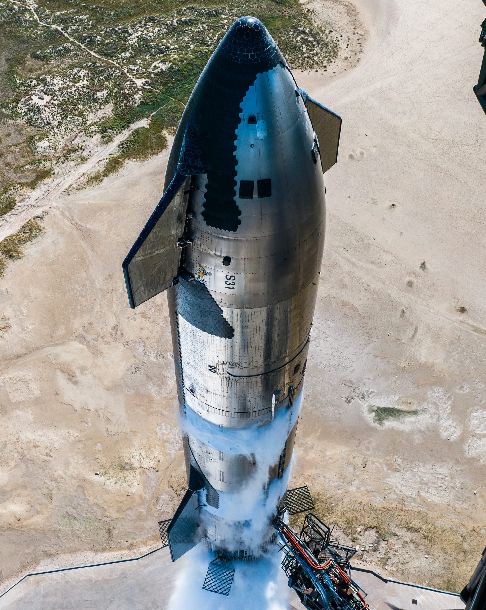 Ship 31 during a tanking test in mid-November. ©SpaceX