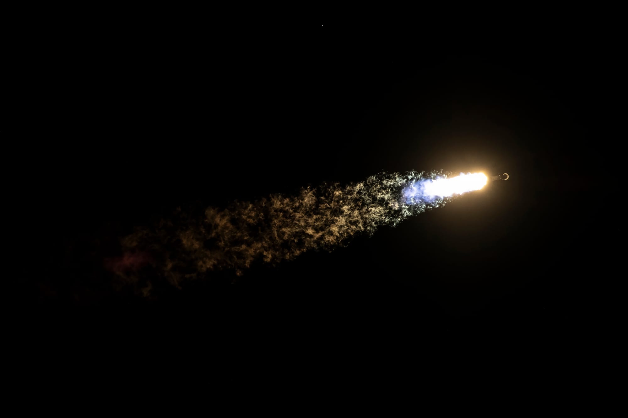 Falcon 9 during first-stage flight for the Starlink Group 6-76 mission. ©SpaceX