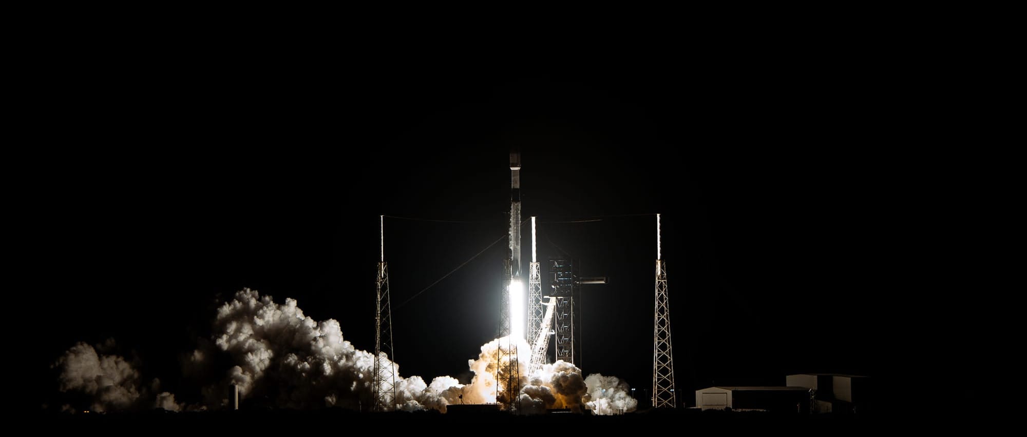 Falcon 9 lifting off from Space Launch Complex 40 for the Starlink Group 6-65 mission. ©SpaceX