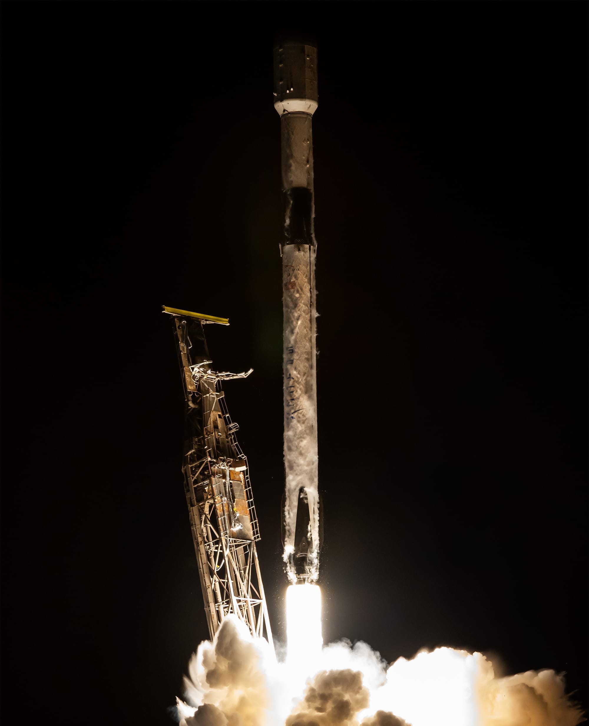 Falcon 9 lifting off from Space Launch Complex 4E for the NROL-126 mission. ©SpaceX