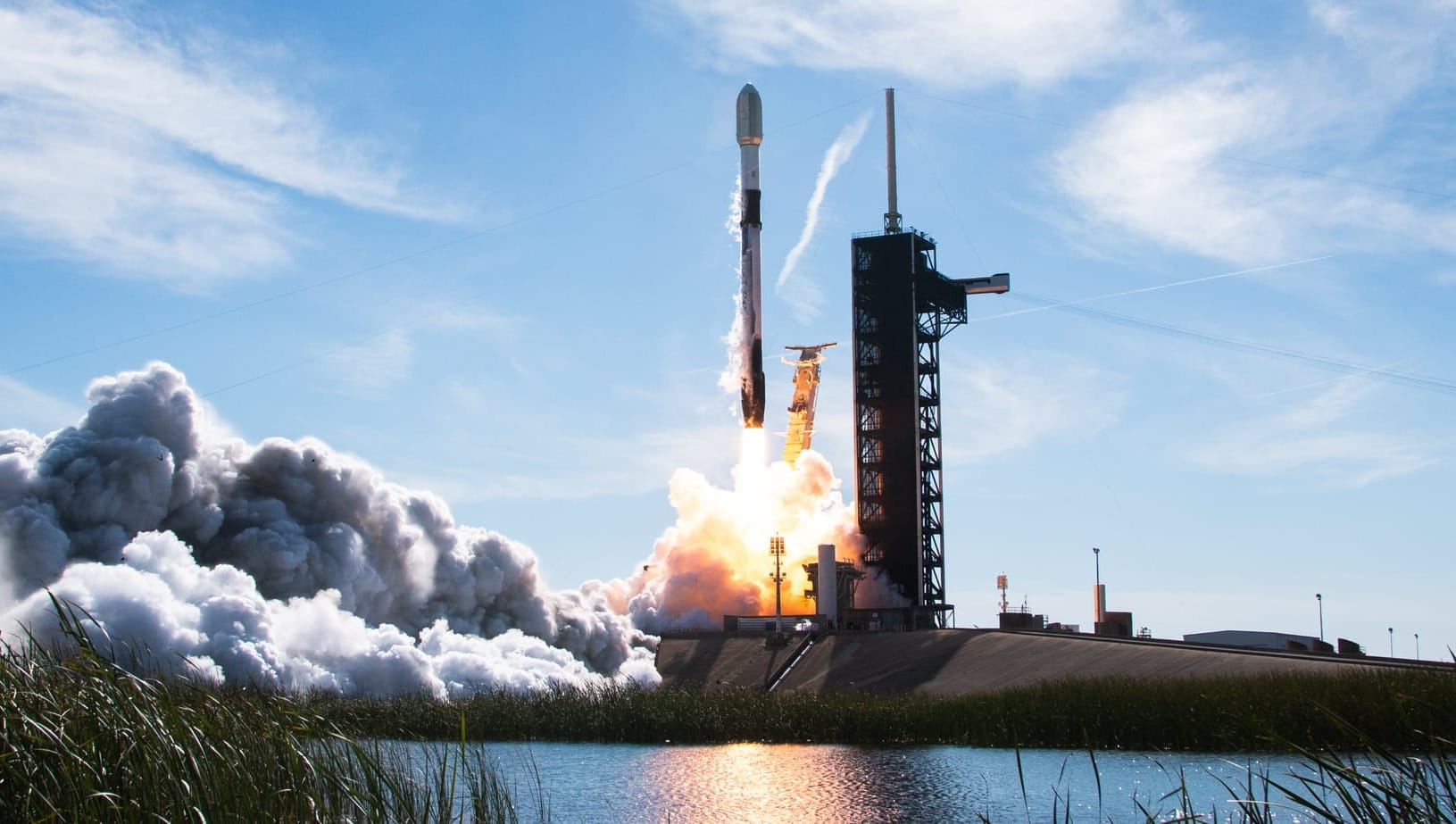 Falcon 9 lifting off from Launch Complex 39A carrying SXM-9. ©SpaceX