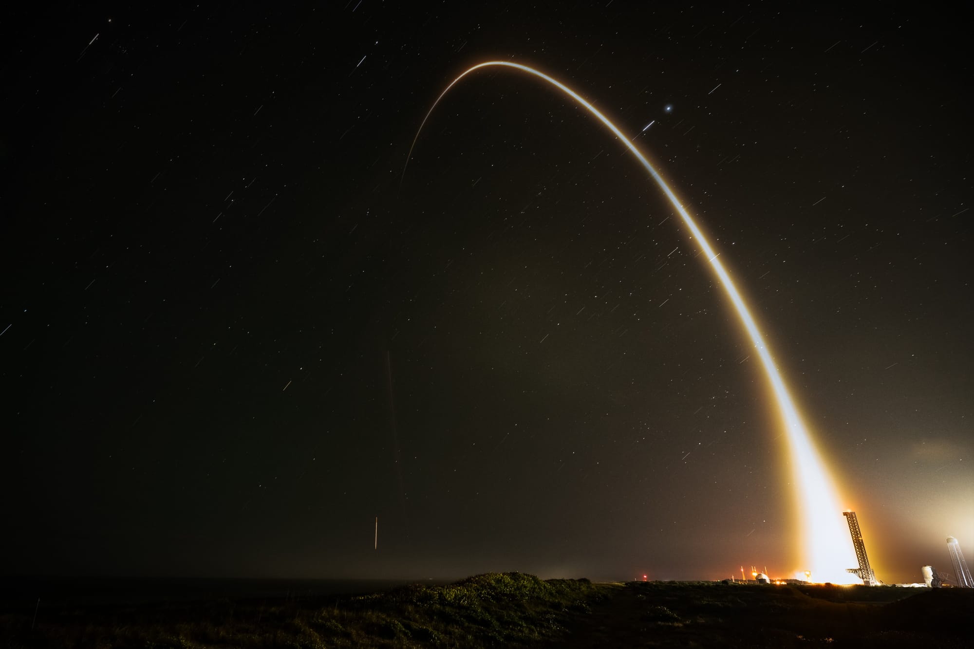 A long exposure photo of Falcon 9 during the Starlink Group 12-5 mission. ©SpaceX