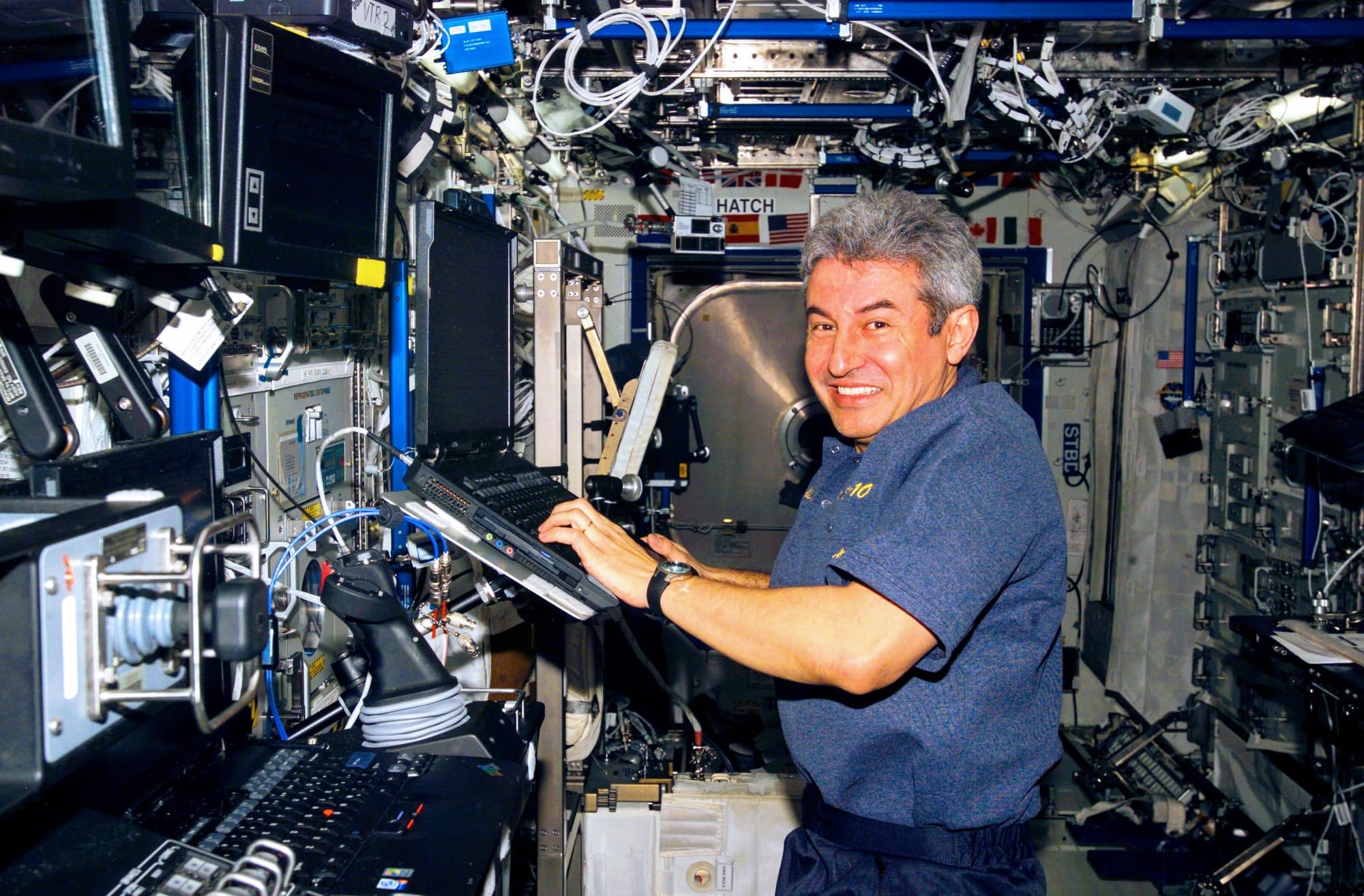 Marcos Pontes inside the Destiny module of the International Space Station in 2006. ©NASA